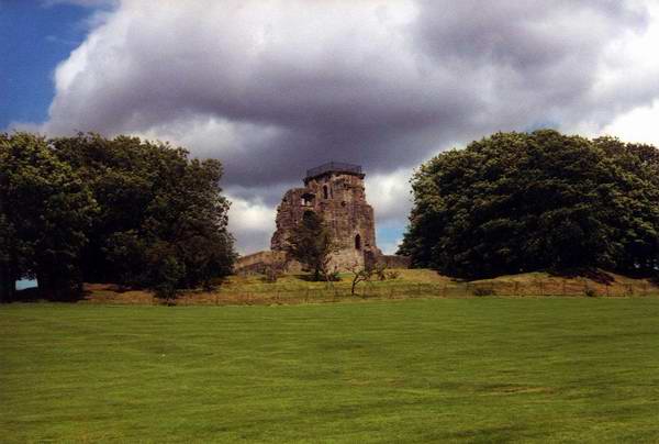 Crookston Castle